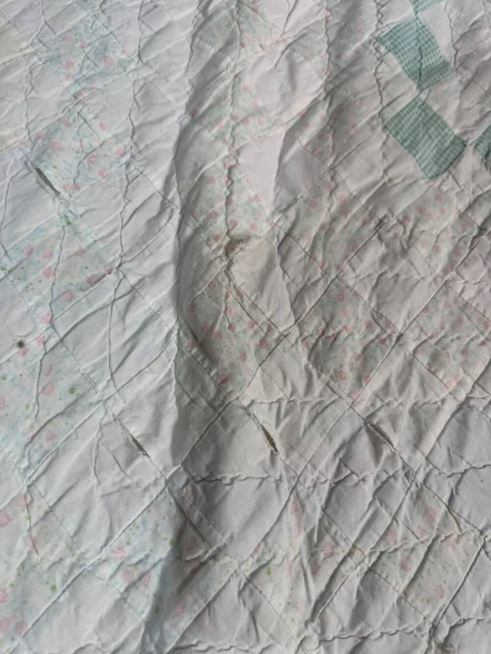 Vintage Handmade Floral Quilt Green White Patchwork Full Queen Scalloped Edges C
